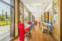 The Vaishnodevi Sarovar Portico Hoteles en Katra