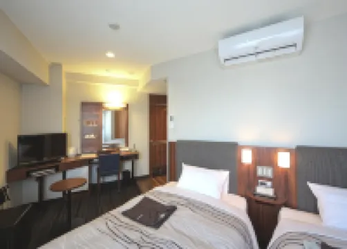 โรงแรมทสึรุงะ มันเทน เอคิมาเอะ