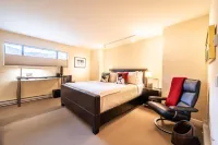 Wonderfully Appointed 3BR Condo - Seasons at Avon - Walk to Riverfront Gondola! - Balkoner