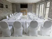 Old Mac Daddy Luxury Trailer Park Hotels in Kleinmond