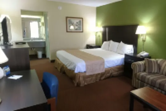 Travelodge by Wyndham Knoxville East Hotels in Knox County