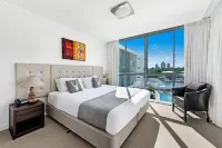 ULTIQA Freshwater Point Resort Broadbeach - 4-Star