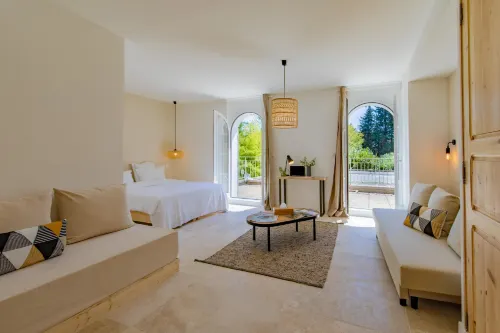 Moulin de la Roque Hotels in Althen-des-Paluds