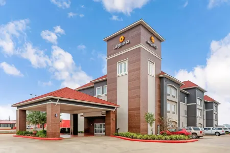 La Quinta Inn & Suites by Wyndham Orange