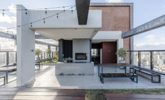 Comfortable and Complete Stay in Downtown Curitiba - ECL