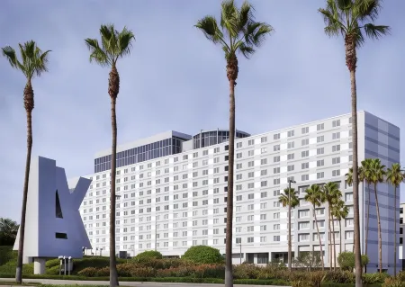 Hyatt Regency Los Angeles International Airport Отели рядом с достопримечательностью «Университет Лойола Мэримаунт»