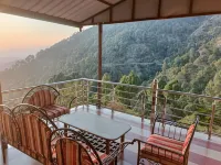 Nature Hike Hotels in Lansdowne