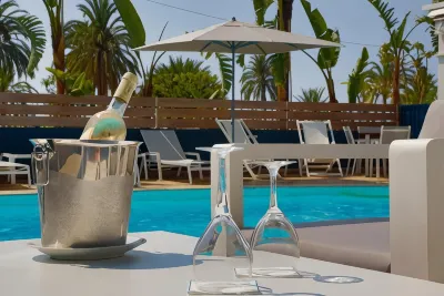 Hotel Napoléon Các khách sạn gần Jardin Botanique et Exotique Val Rahmeh