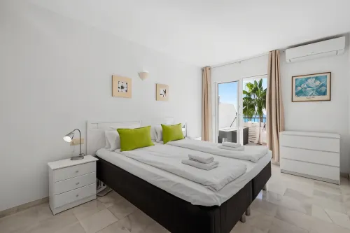 Sunny Flat with Pool in Riviera del Sol by Costarentals - Ref 96