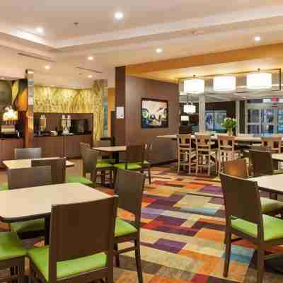 Fairfield Inn & Suites Vernon Dining/Meeting Rooms