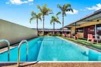 Comfort Inn & Suites Manhattan Hotels in Gepps Cross