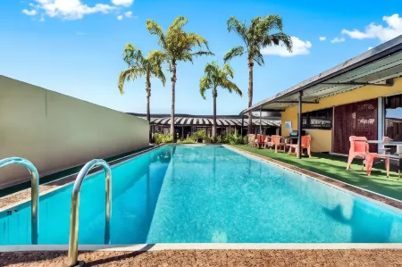 Comfort Inn & Suites Manhattan Отели рядом с достопримечательностью «Заказник Даттон Авеню»