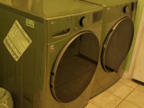 Gorgeous 5 bedroom home w/ pool. Close to  Destin Beaches. No cleaning fee! Hotels in Niceville