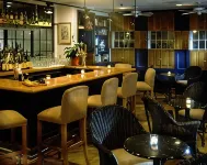 Nantucket Inn - bar