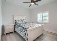 New 3b-2Bath Home with Big Private Heated Pool and Hot Tub, Steps to the Beach.