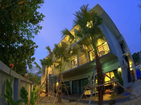 Ton Sai Tropical Phi Phi Island