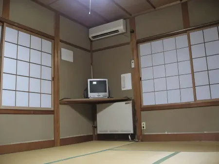 Minshuku Kyusuke Отели рядом с достопримечательностью «Mikatagoko»