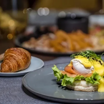 Атриум Палас Отель Отели рядом с достопримечательностью «Свердловский Областной Краеведческий Музей»