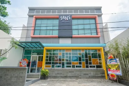 Sans Hotel Good Wish Semarang Отели рядом с Аэропорт Ачмад Уани