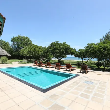 Kay Jay Beach House - Pasikudha