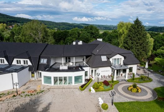 Dwór Wapowce 호텔 외관