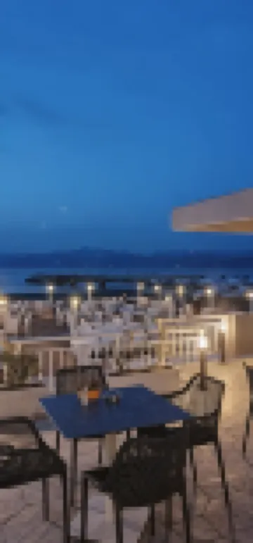 Aqua Luxury Suites by Estia