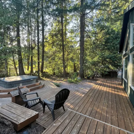 Cozy Mountain Home with Hot Tub and Wifi in Rhododendron