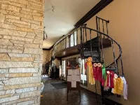 Horse lovers paradise with 2 bedrooms and WiFi, AC in Lake Geneva Hotels in Lyons