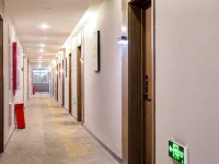 Saishang Xinjing Hotel (Yinchuan High-Speed Railway Station Huaiyuan Night Market) - 2 stjerner