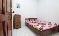 Comfort Room at Guesthouse Tirza - 2-Star