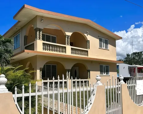 Coqui Town, A Tropical Oasis. 2BR, Solar panels & Pool in Arecibo Hotels in Arecibo