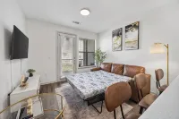 Cozy 1-BR Haven w/King Bed, Sofa Bed, Pool, Gym in Prime Frisco