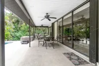 Island Oasis on Manasota Key- Steps to both Gulf & Bay Access, Heated Pool - 4-Star