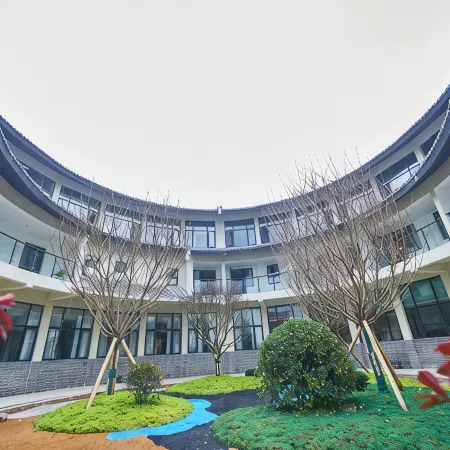 Yilong Yulu Hotel