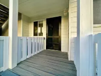 Truly Beachfront Condo. Right on the Ocean. 2 King Master Suites.4P,Free Parking - 4-Star