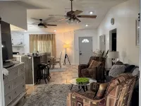 Beautiful oversized 2-bedroom house in Riverview near many points of interest. Hotels in Riverview