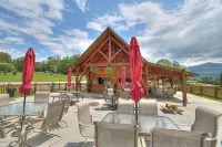 Hiking Bear Cabin: 8mi to Cades Cove, Mountain Views, Games, Preferred Location