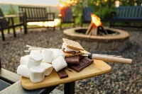 Sleeps 20-Lake Views-Ski-Golf-Game Room-Arcades-Sauna-Jacuzzi-Playground-Firepit