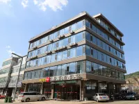 尚客優酒店（中陽鳳城北街店） - 停車場