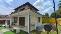 Lot 1319 - A'Famosa Melaka Bungalow Pool BBQ KTV -  Ferienhäuser