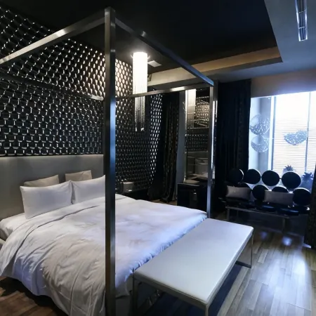 THE YORKER De'luxe Motel