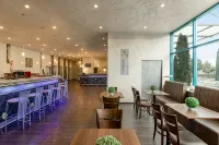 Amedia Express Prag, Trademark Collection by Wyndham - breakfast