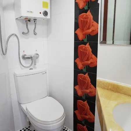 National Inn HK (Jordan Station) Отели рядом с достопримечательностью «Станция MTR Jordan»
