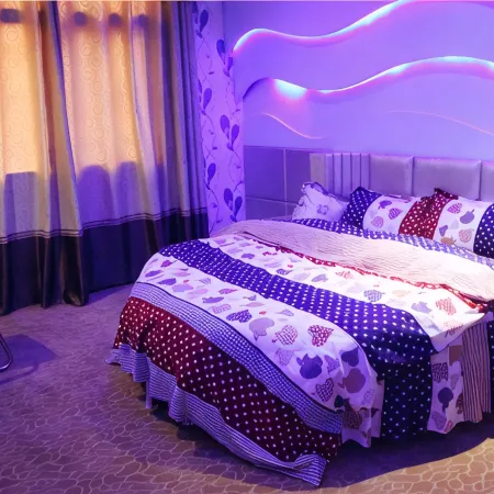 Xinyang Cozy Themed Hotel (Normal University East Gate)