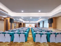 Vienna Hotel（ Xuancheng High-speed Railway Station Guogou Square Branch）