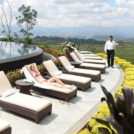 Hacienda AltaGracia, Auberge Collection