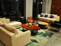 38.6℃ Hotel (Chuhe Hanjie Subway Station Provincial Museum Branch) Hotels near Han Street