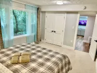 Oak House: Luxury Home in Silver Spring, Takoma Park; Close to DC, 4-Car Parking