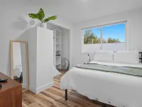 King Bed. Pet & Family Friendly Upper unit. Walking Distance to Downtown Palmer Hotels in Palmer