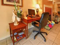 Quality Inn & Suites Tulare Hotels in Tulare
